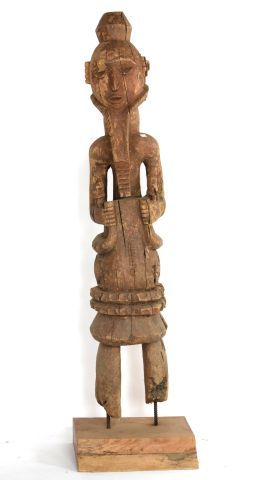 Null NIGERIA 

Grande statue en bois sculpté et restes de polychromie. 

XXe, da&hellip;