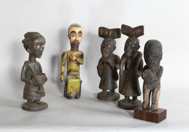 Null NIGERIA – BURKINA FASO

Ensemble de 5 statues en bois patine diverses

XXe
&hellip;