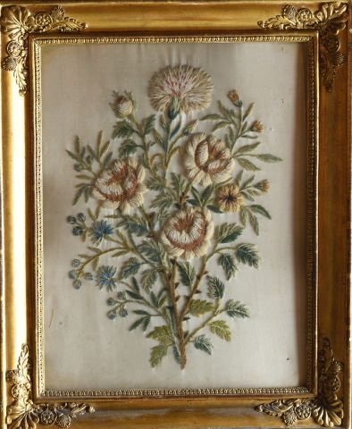Null 丝绸上的雪尼尔刺绣，花束。

33x24.5厘米

镀金灰泥框架与棕榈树，19世纪
