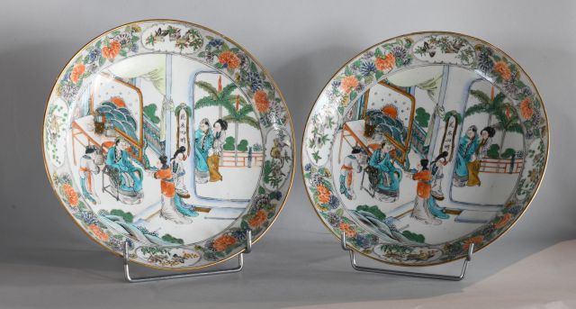 Null CHINA late 19th - early 20th century. 

A pair of large Canton porcelain di&hellip;