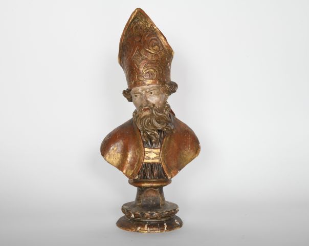 Null Bishop's bust 

Painted wood sculpture on pedestal

18th century 

H : 53 c&hellip;