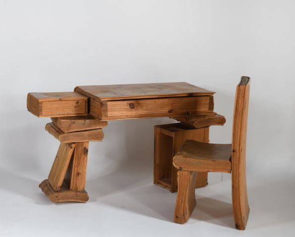 Null Livio de MARCHI (born in 1943)

Wooden desk and chair set carved in trompe-&hellip;