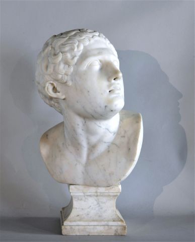 Null 
爱德华-阿德特（1887-1918）。 




古代风格中的头像




灰色脉络的白色大理石。




签于空心。印有数字1847（？）



&hellip;