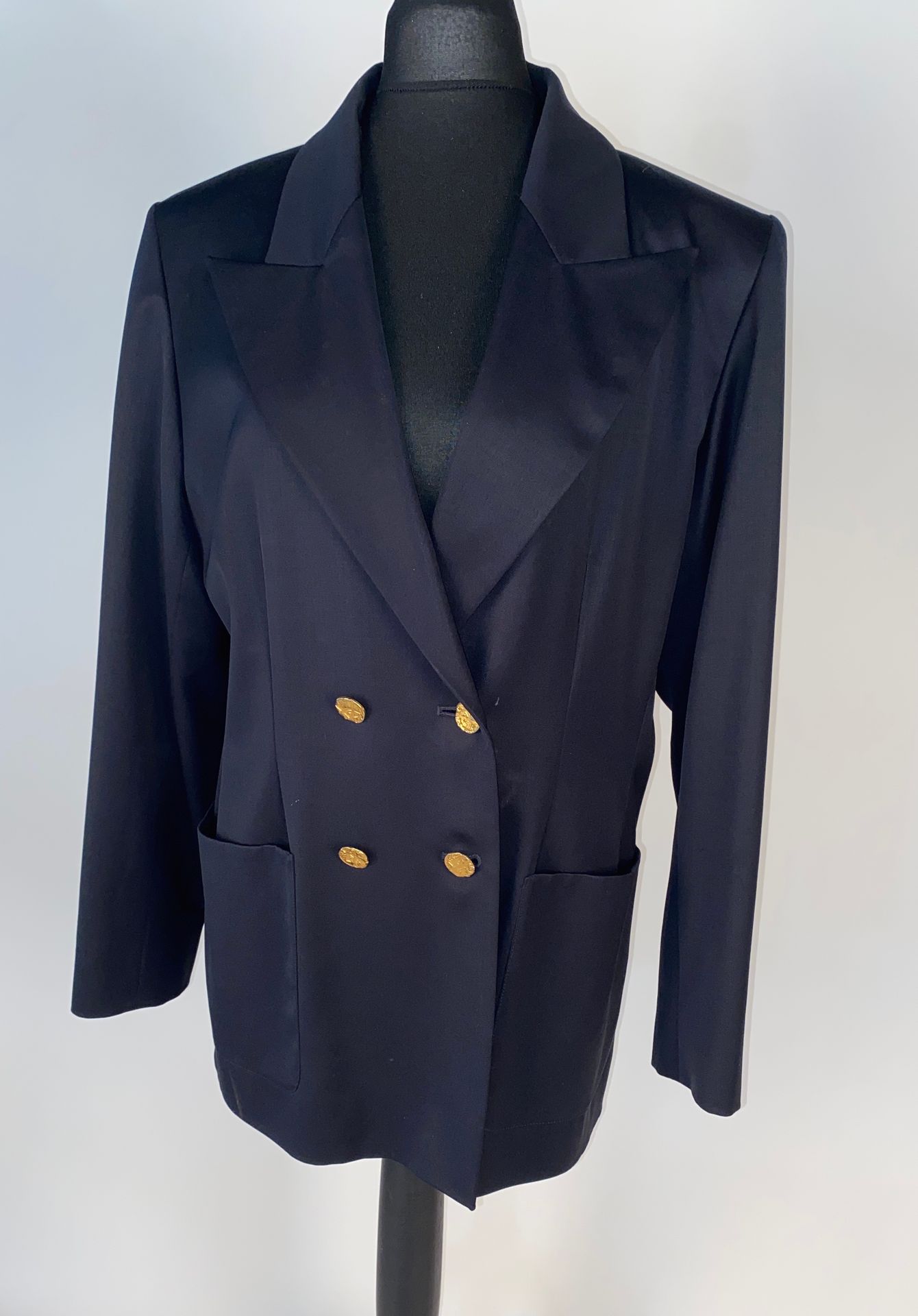 YVES SAINT LAURENT. Variation. Suit jacket and pants, wo… | Drouot.com