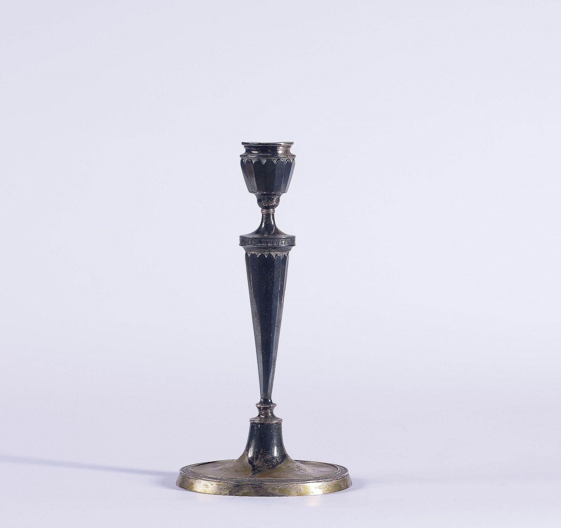 Null Silver candlestick, oval base with doucine decorated with a guilloche friez&hellip;