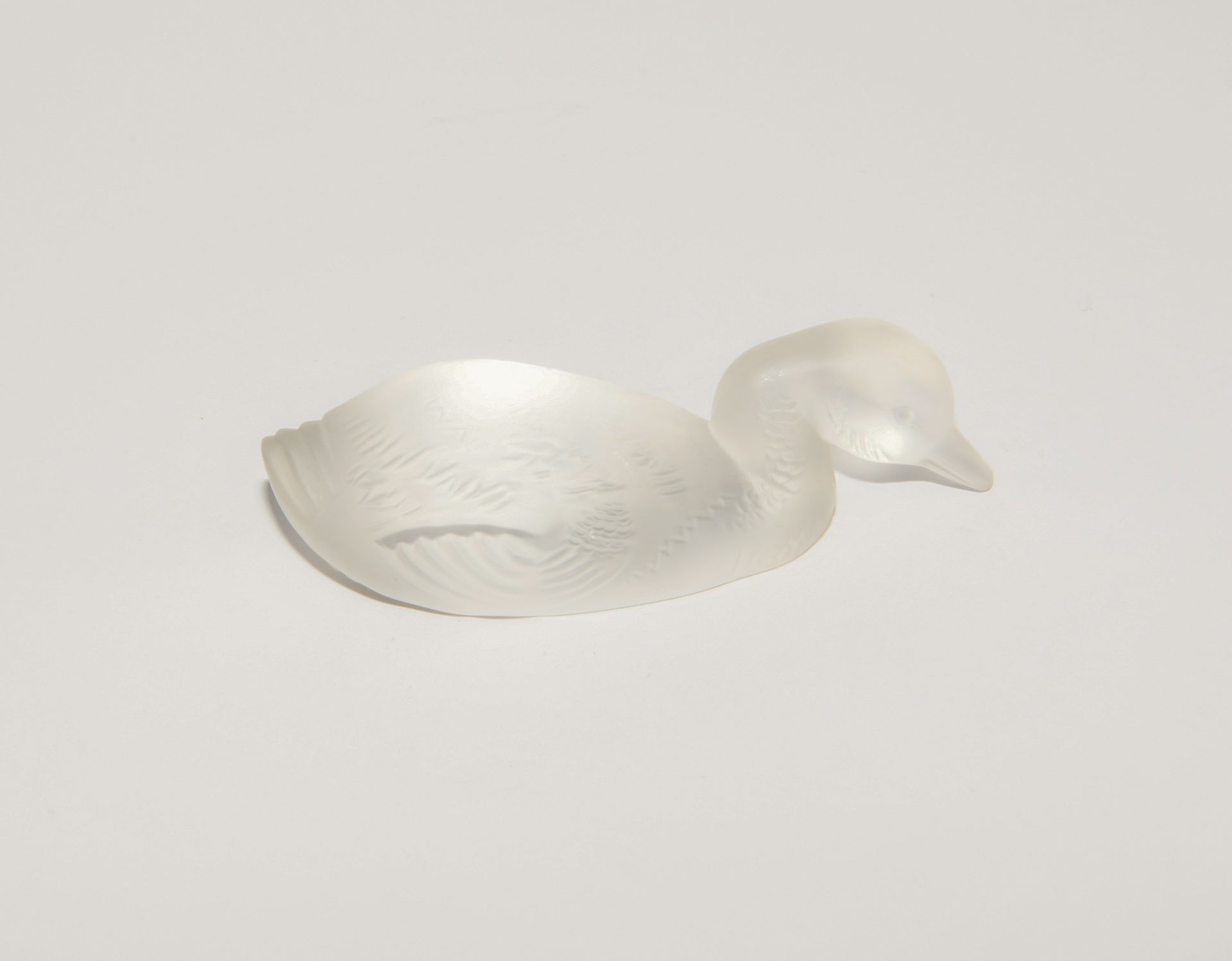 Null BACCARAT, statuette representing a duck in frosted crystal, signed of the s&hellip;