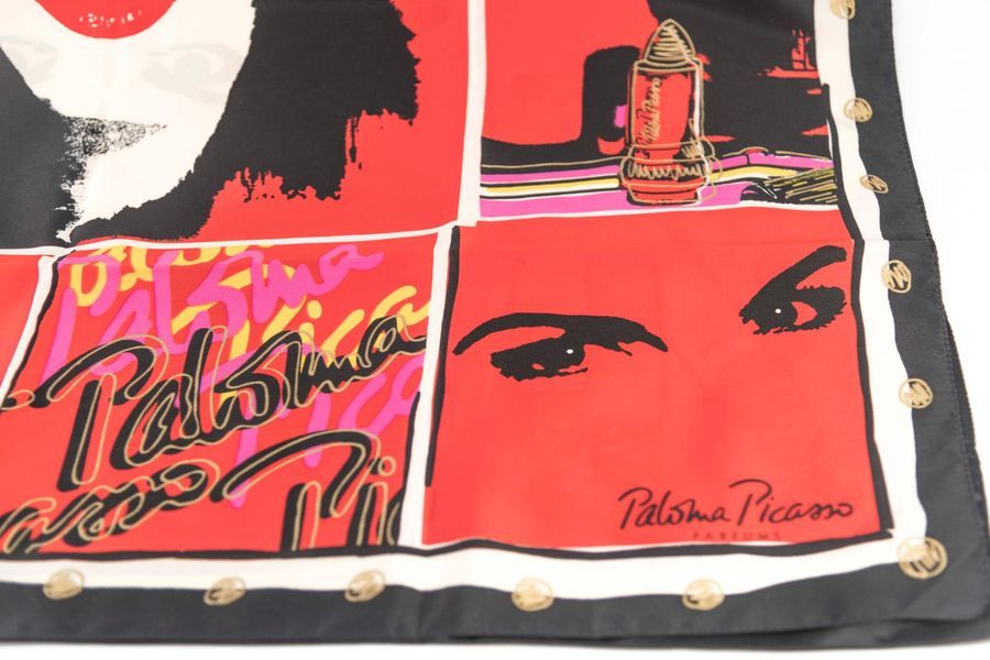 Null Foulard en soie Paloma Picasso, création spéciale Salon des Ateliers d'Art.&hellip;