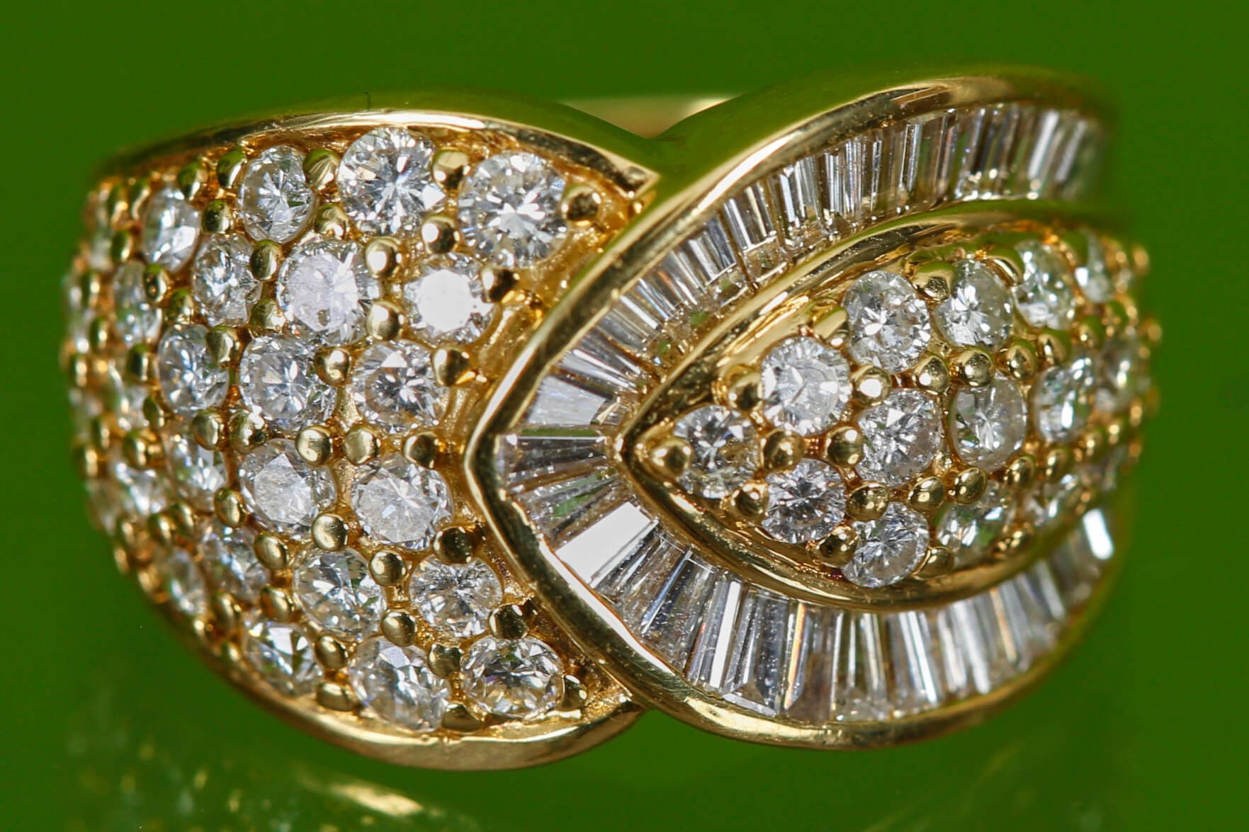 Null Bague  En or jaune 18 K (750 ‰) orné de diamants taille brillant et taille &hellip;