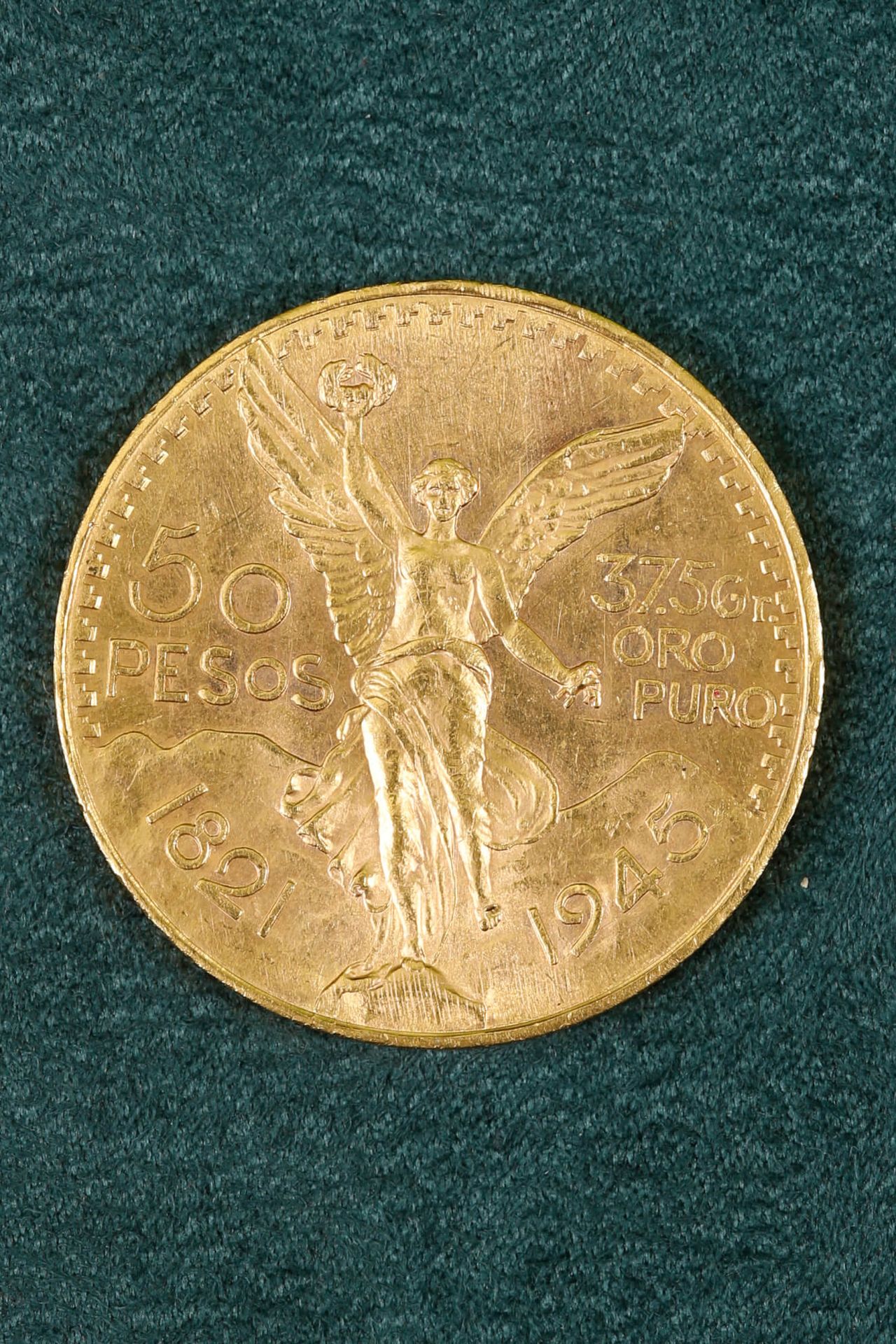 Null 1 pièce de 50 pesos  En or (900 ‰)

Victoire ailée. 1821-1945.