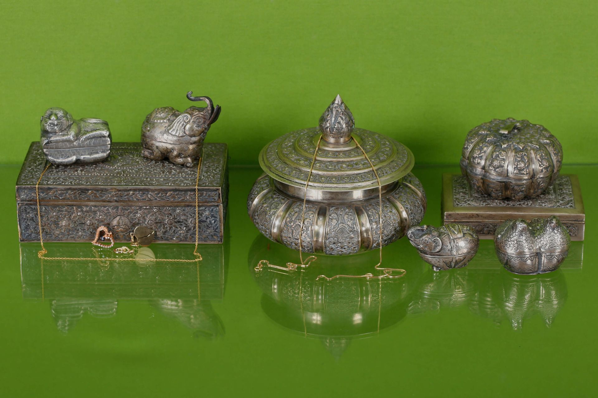 Null Ensemble de boîtes décoratives asiatique comprenant un lot de bijoux  > 2 b&hellip;