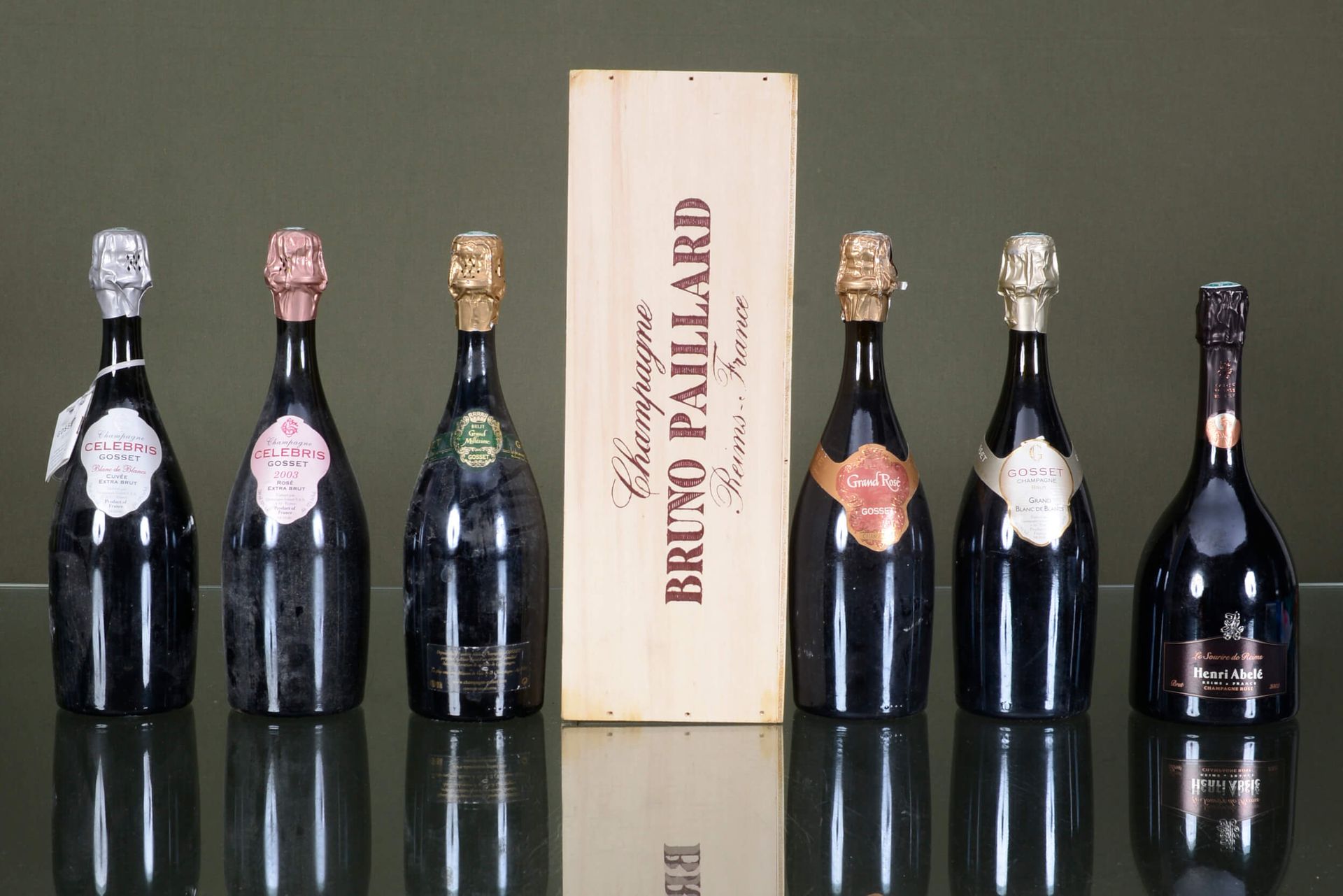 CHAMPAGNE 6瓶+1大瓶 > Henri Abelé，1瓶在盒子里

> Bruno Paillard，1大杯，1999年，原装木箱

> 高赛特，5瓶