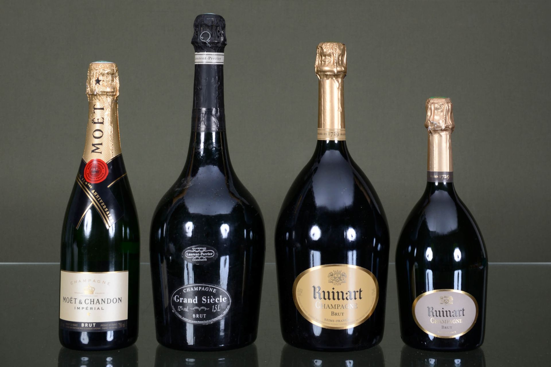 CHAMPAGNE 2大瓶+2瓶 > Laurent Perrier, Grand siècle, 1大瓶

> 鲁伊纳特香槟酒，1大瓶

> 鲁伊纳特香槟酒，&hellip;