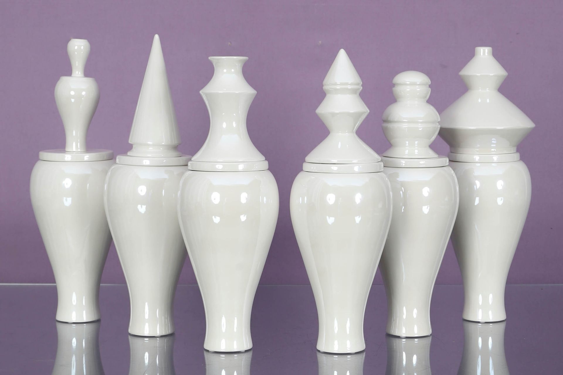 Linde Burkhardt (née en 1937) Suite de 6 vases Amici En céramique blanche émaill&hellip;