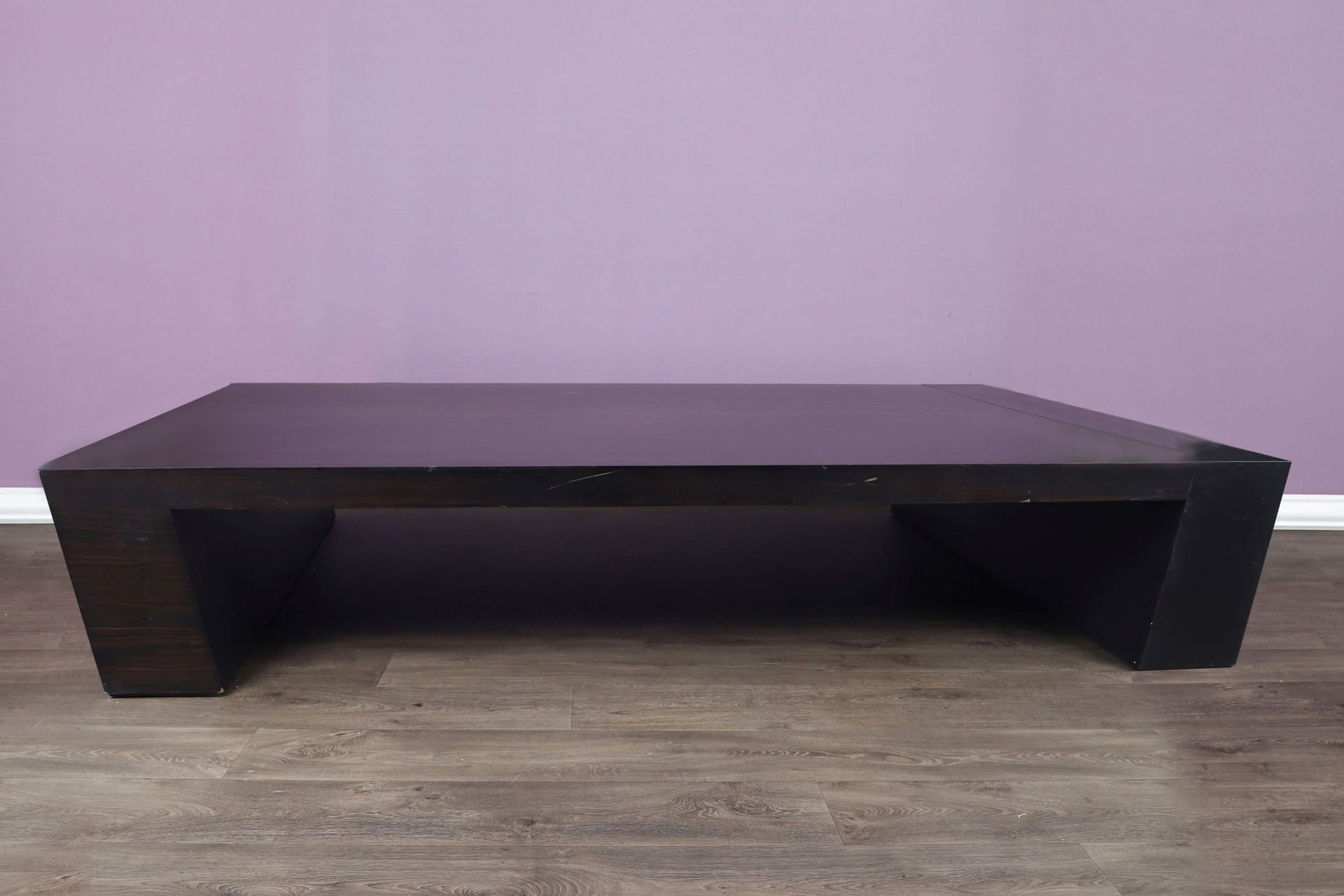 Pouty Design Grande table basse En placage d’ébène de Macassar H. 40 cm L. 228 c&hellip;