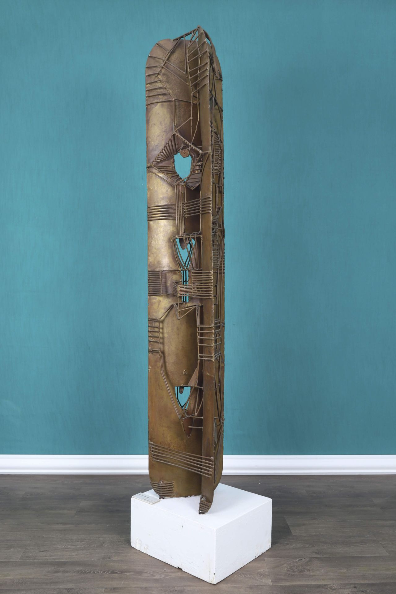 CONSTANTIN ANDREOU (1917-2007) 1970年在木质底座上焊接黄铜，高190厘米，宽35厘米，深30厘米 出处：>艺术家的遗产，雅典
&hellip;