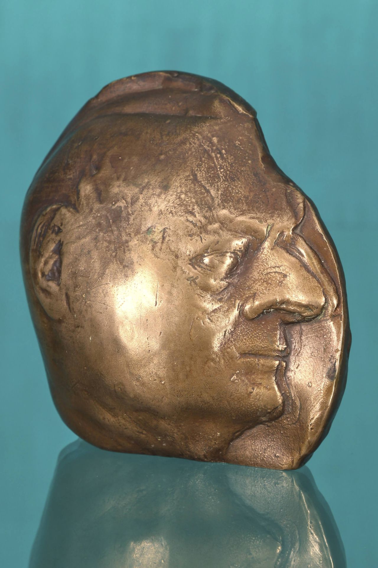 César (1921-1998) Tête d’homme de profil 1988 Épreuve en bronze signé sur le côt&hellip;