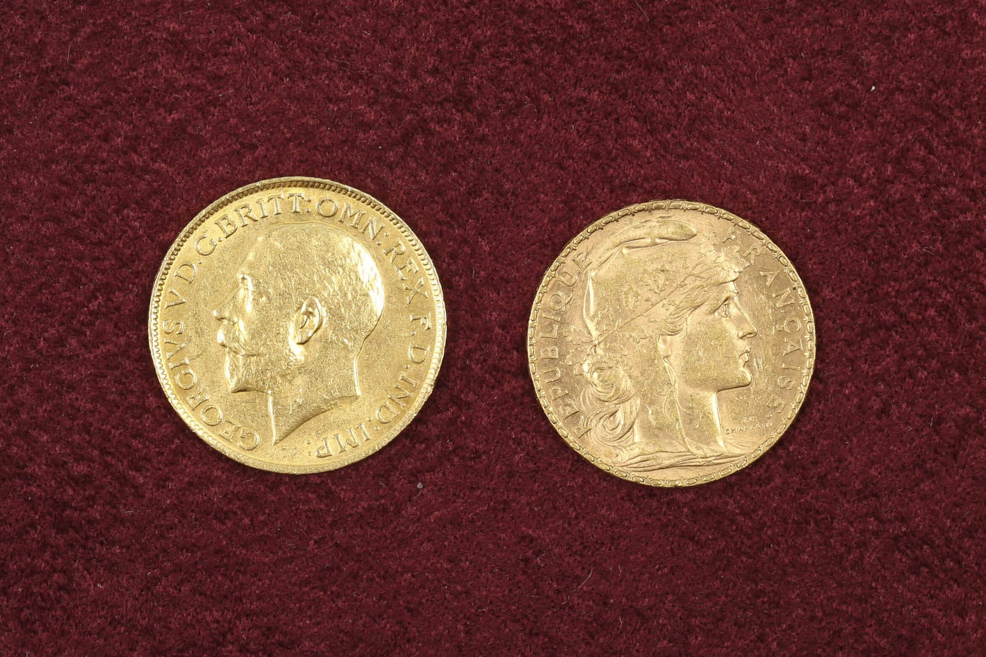 Null 2 monedas de oro (900‰) > 1 soberano, Jorge V, acuñado en 1913
> 1 moneda d&hellip;