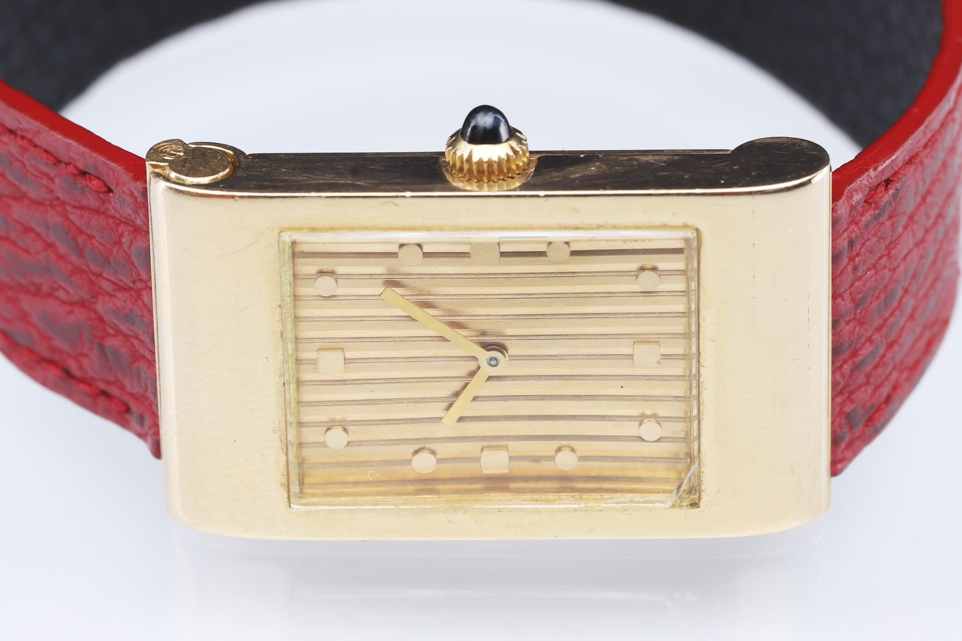 Boucheron & Omega Caja de oro amarillo de 18 K (750‰) con fondo dorado, índices &hellip;