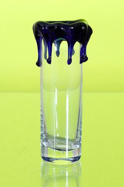 Null Vase cylindrique



En verre soufflé avec applique en pâte de verre bleue

&hellip;