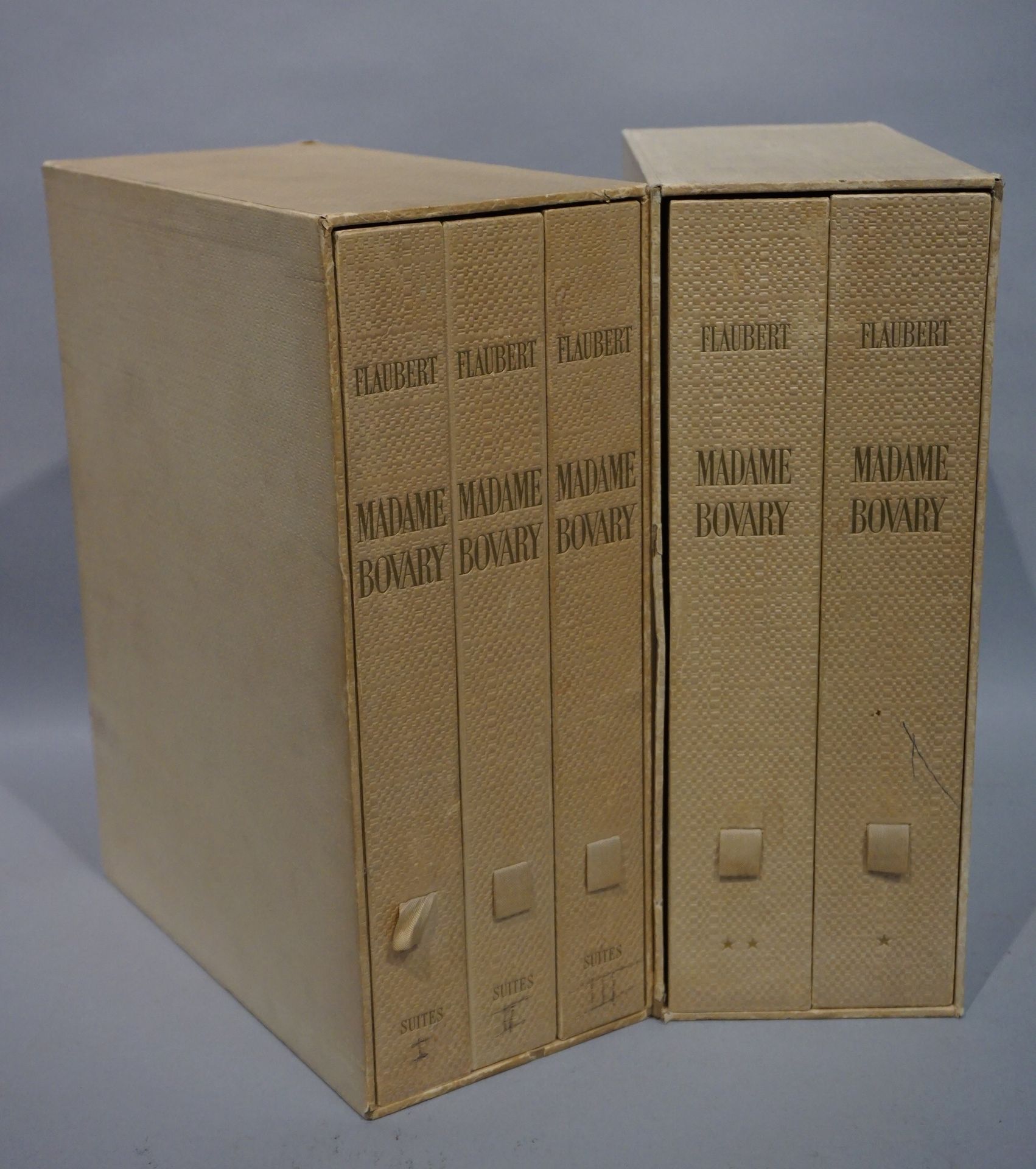 Null FLAUBERT（G.） - CIRY（米歇尔）。包法利夫人》。巴黎，Porson，1947年，2卷4开本，有床单、文件夹和滑套（滑套背面有笔的痕迹）&hellip;