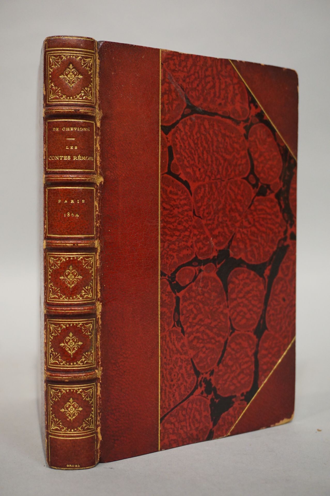 Null CHEVIGNE（路易-德伯爵）。故事的真相。巴黎，米歇尔-莱维，1864年，12开本，320页。半版，带红色大理石角，书脊有肋，有装饰，头部镀金。(&hellip;