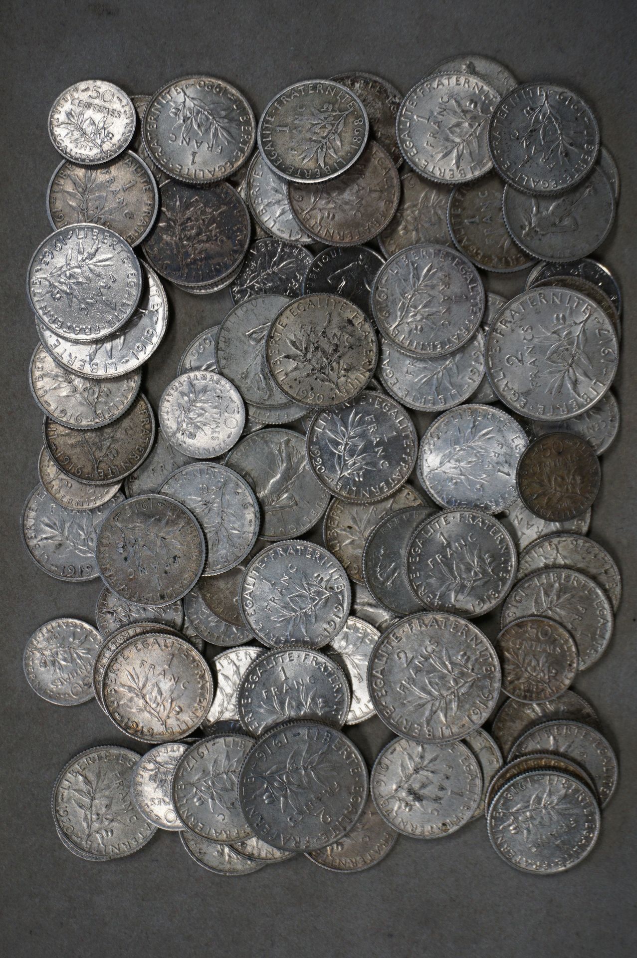 Null Lot of silver coins of fifty centimes, one and two french francs ( 400 gr).