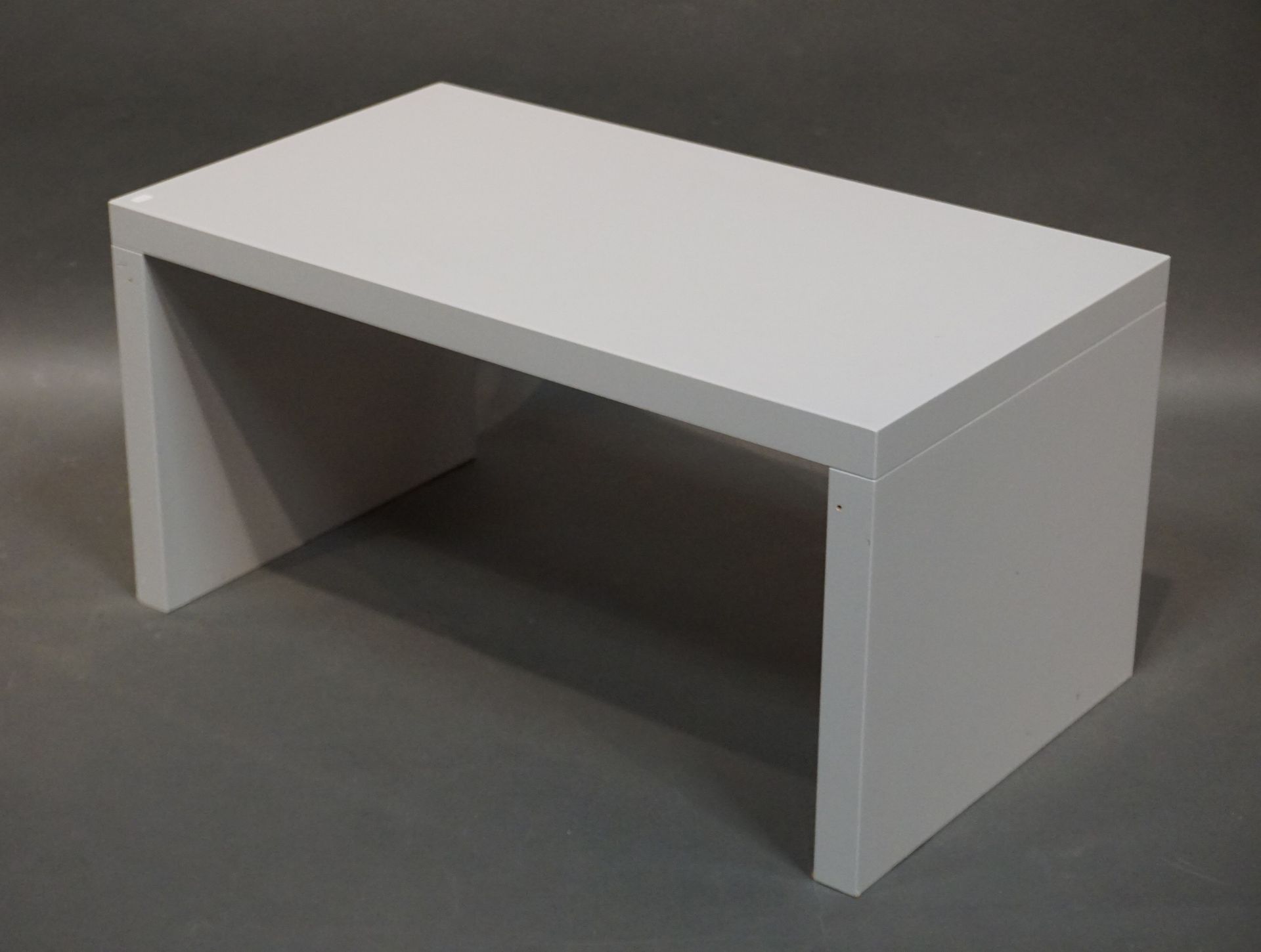 Null Tavolino in legno laccato grigio. 40x80x45 cm