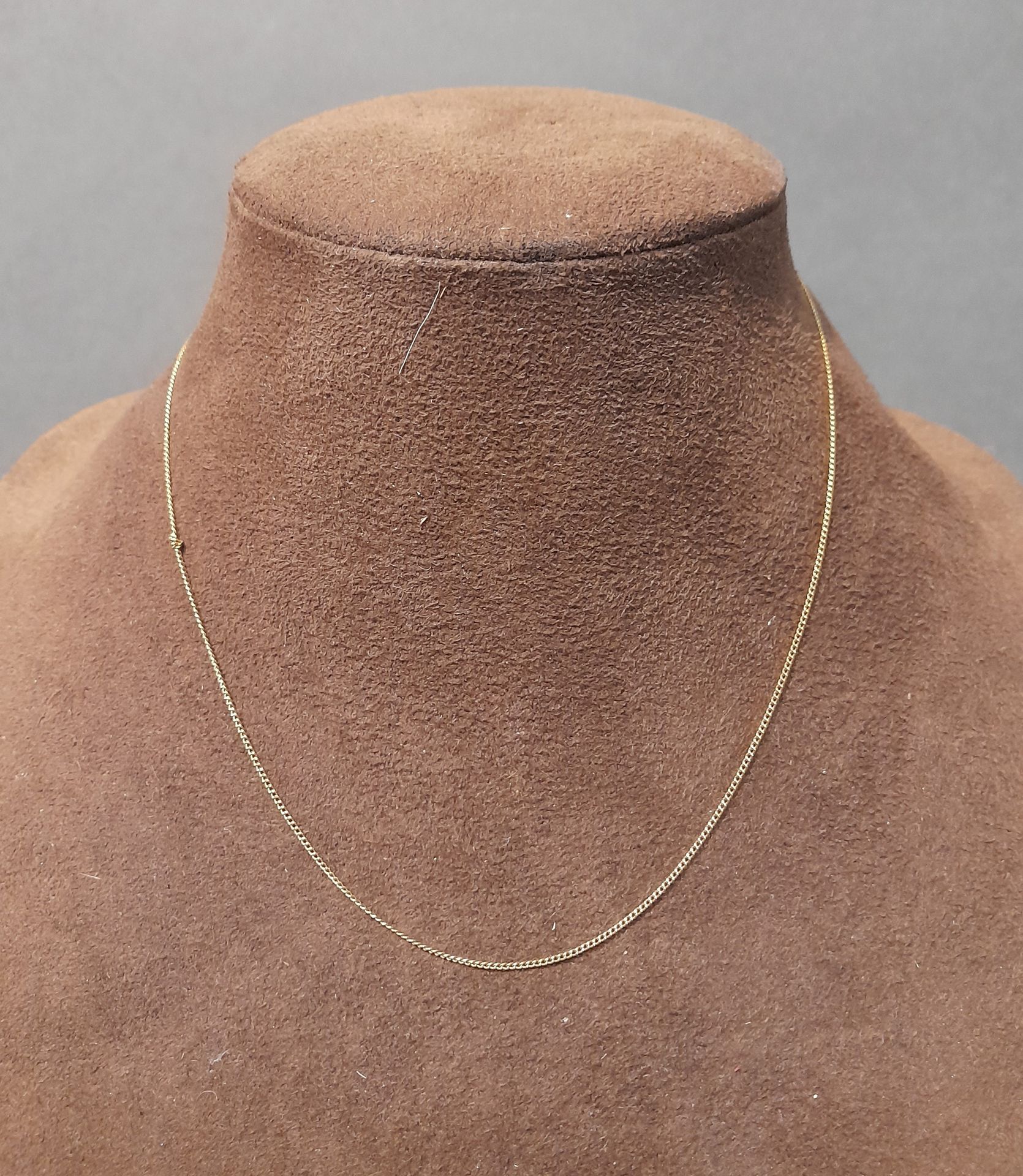 Chaine Fine gold chain (1,7grs), (L: 40 cm)