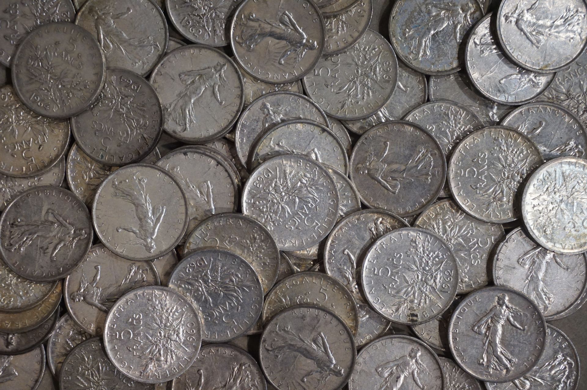 Null 75 pieces of 5 francs in silver (900 grs)