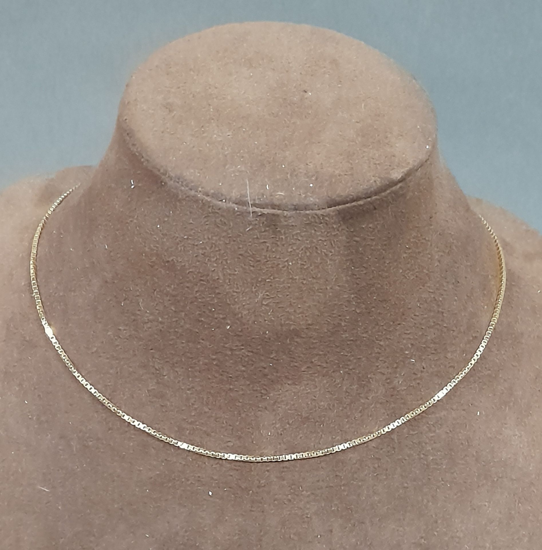Chaine Gold chain with square links (8.2 grs), (L: 49 cm)