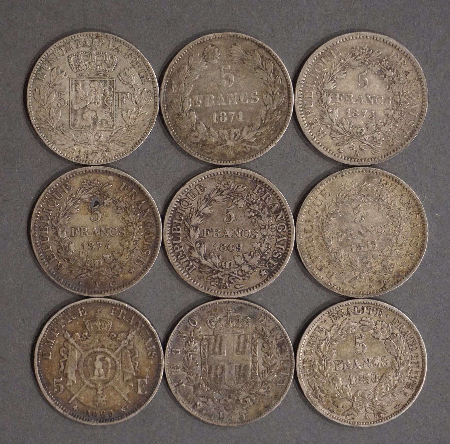 Null 9 pièces de 5 francs en argent (224 grs)
