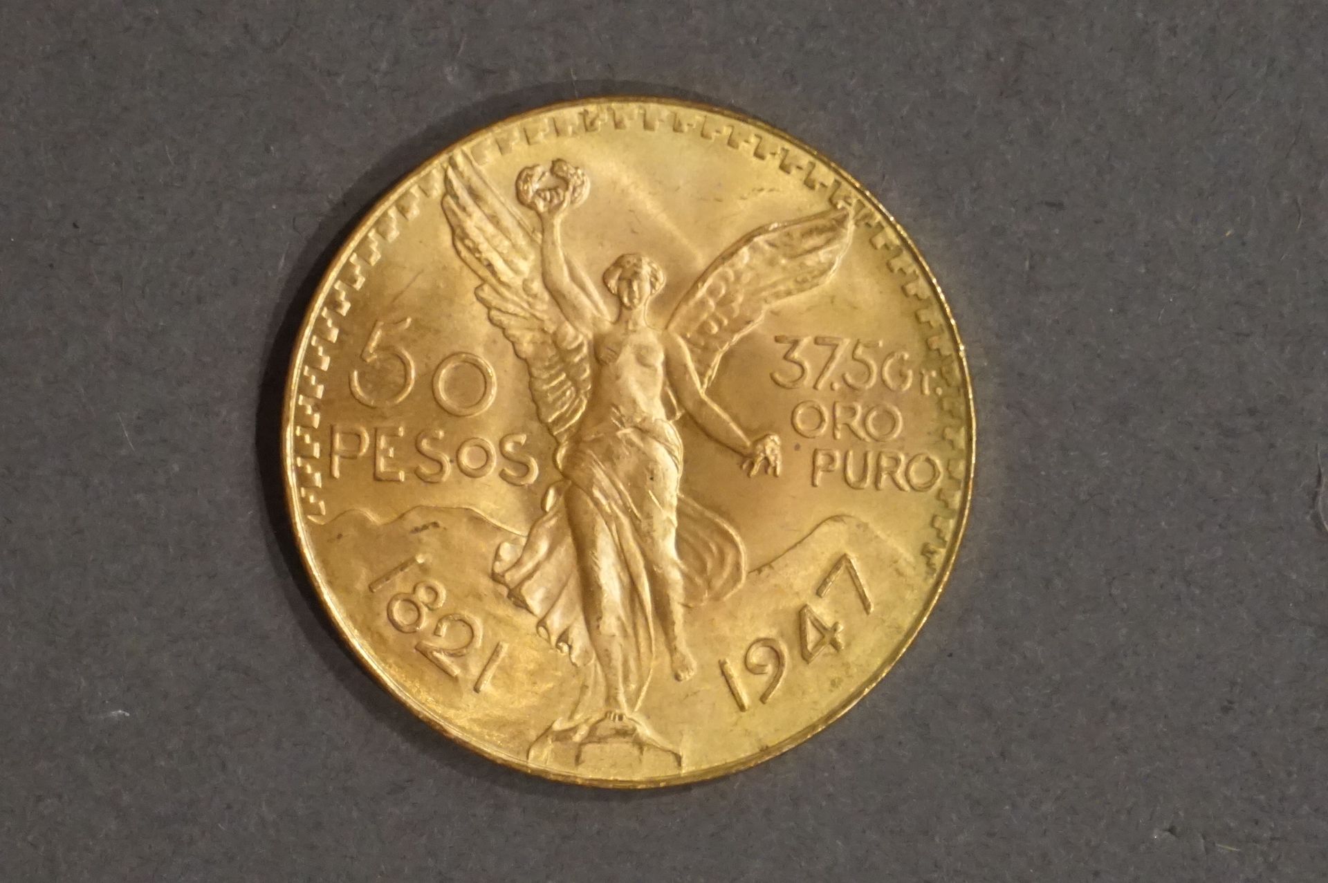 Null Une pièce de Cinquante pesos mexicains en or (41,6 grs)