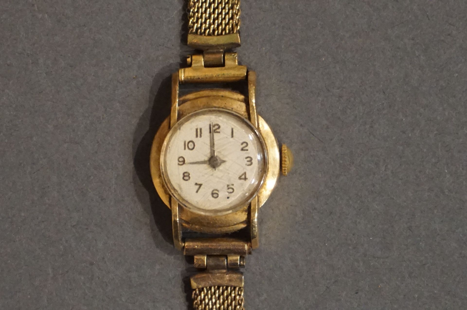 Montre Reloj de oro para señora (peso bruto con pulsera dorada: 18 grs)