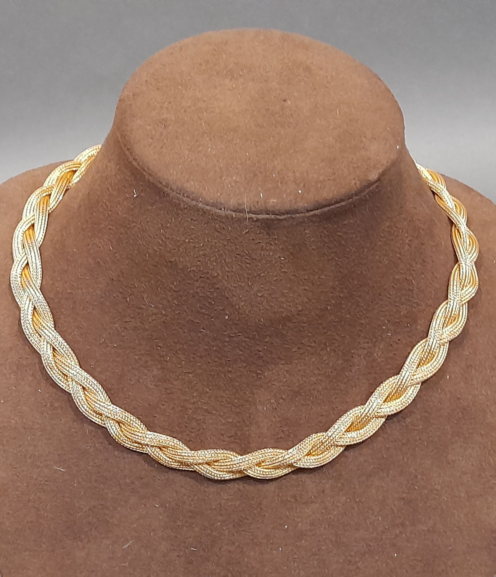 Collier Braided gold necklace with three straps (49 grs)