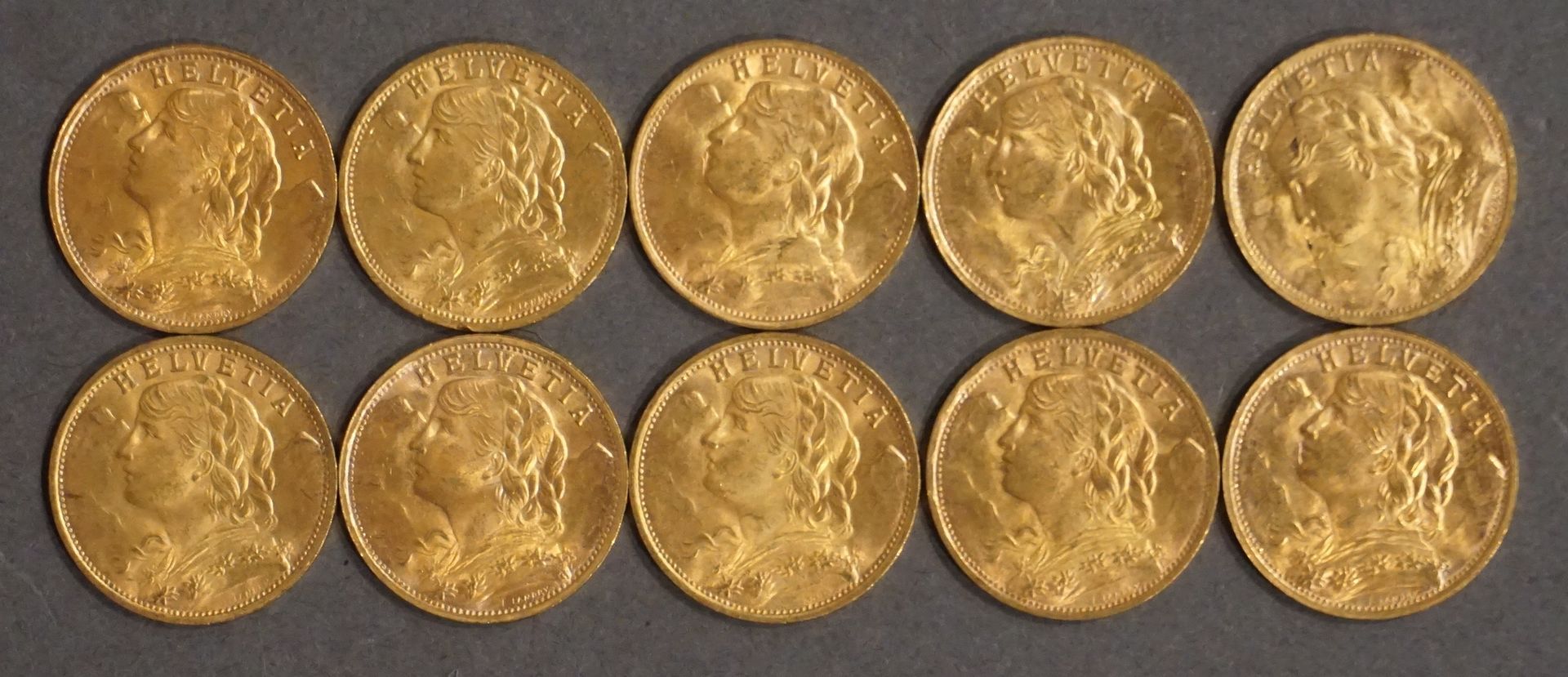 Null Dix pièces de Vingt Francs suisses en or 64 grs