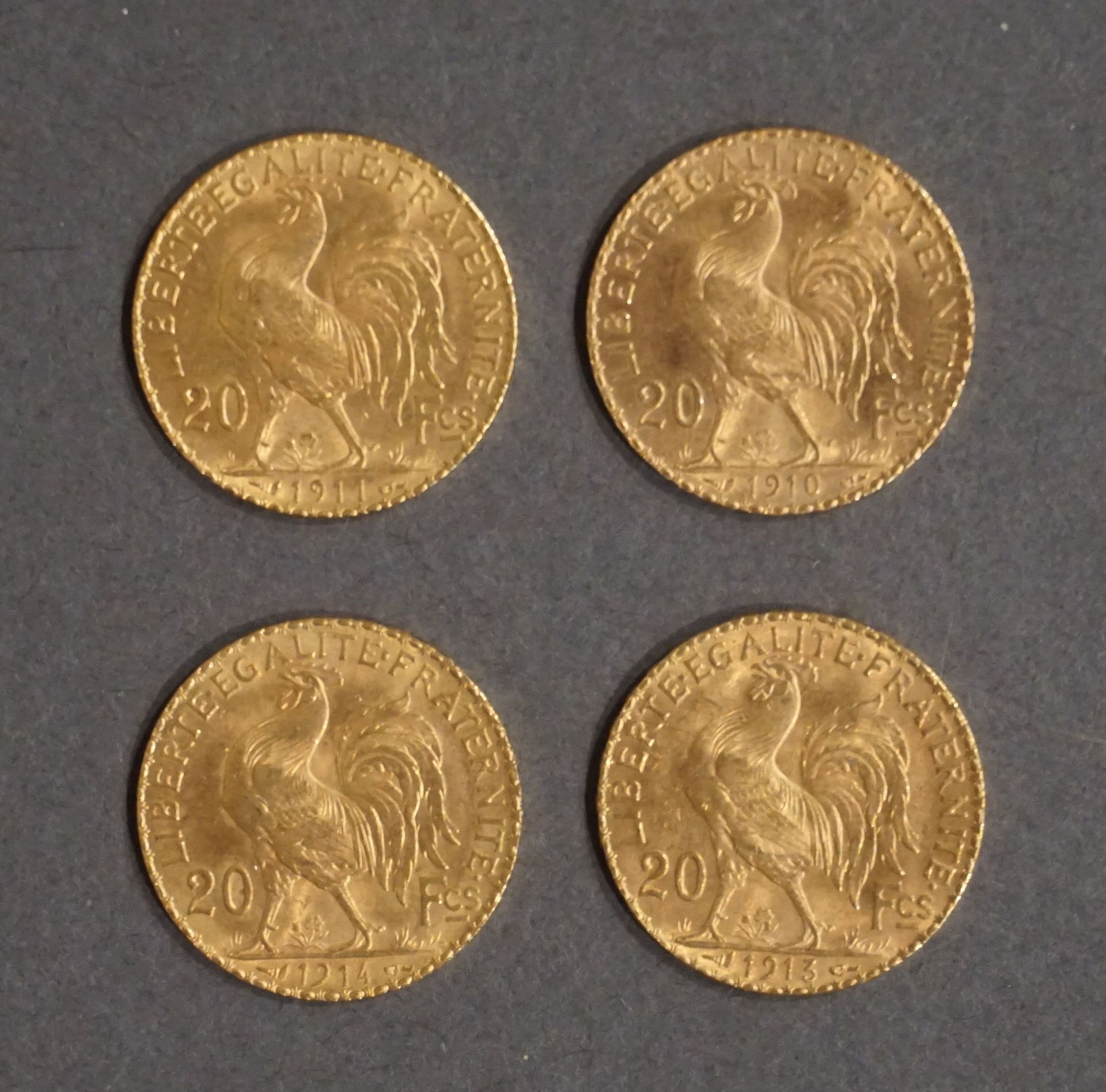 Null Vier französische 20-Franc-Münzen aus Gold (25,6 g)