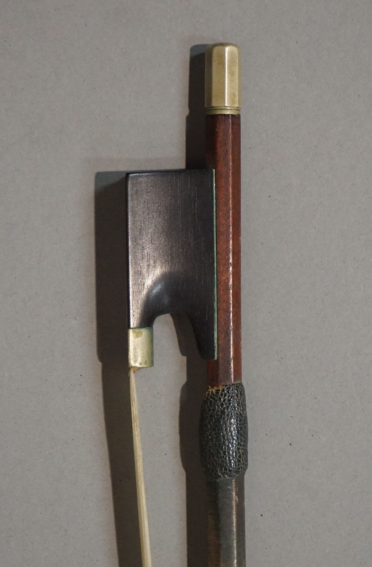 Null 德国弓。20世纪。伯南布哥和镍银。73厘米 专家：Jean-François RAFFIN
