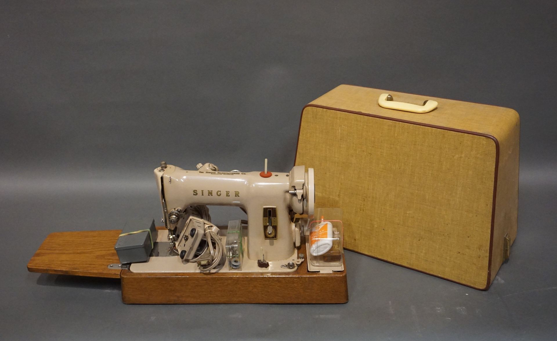 Máquina de coser Singer antigua.