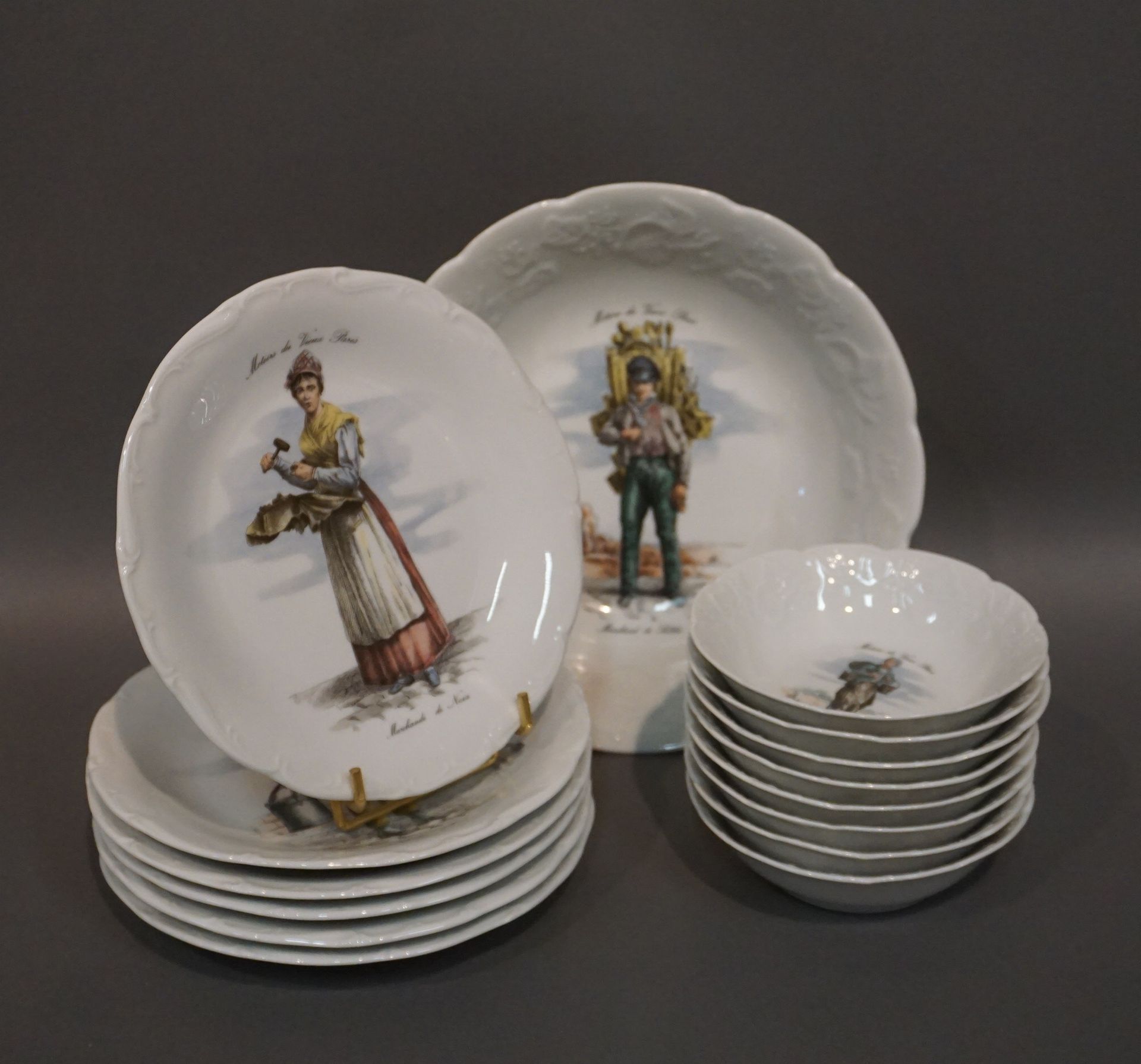 Sologne Servicio de porcelana de Sologne decorado con los oficios del viejo Parí&hellip;