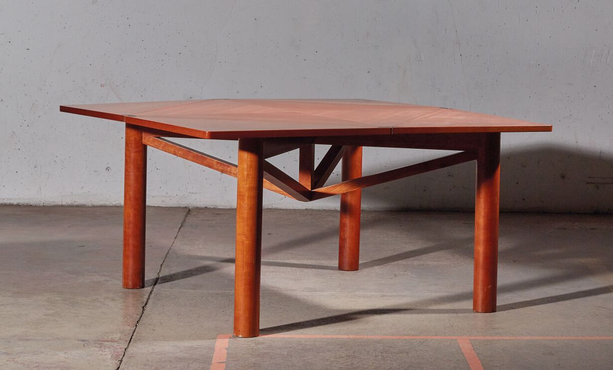Null Vico MAGISTRETTI (1920-2006).
系统桌（原型）-1989年。
梨木结构。
由Pierluigi Ghianda制作。
高_&hellip;