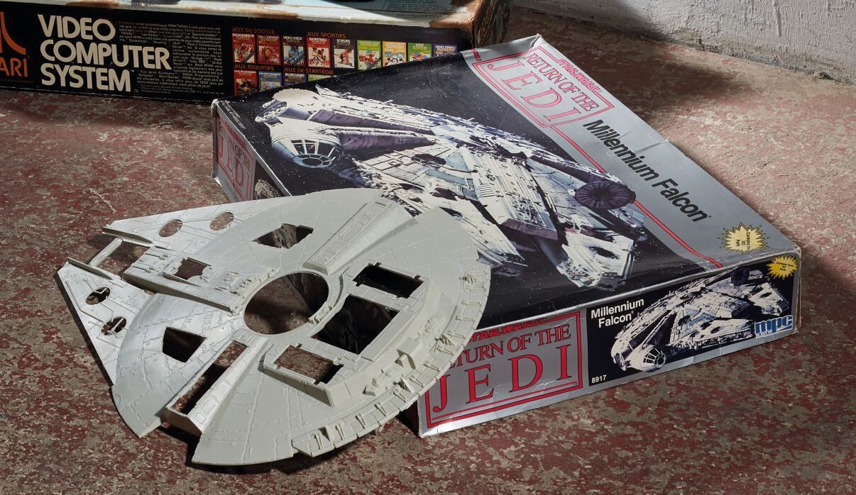 Null STAR WARS.
Millennium Falcon - 1989.
Fully disassembled model.
(In its orig&hellip;