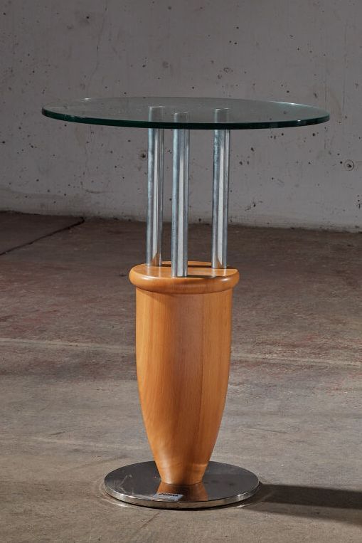Null 马可-扎努索（1916 - 2001）。
安东尼奥边桌 - 模型创建于1987年。
镀铬金属和玻璃底座。
孟菲斯米兰版。
脚上有出版商的标签。
高_6&hellip;