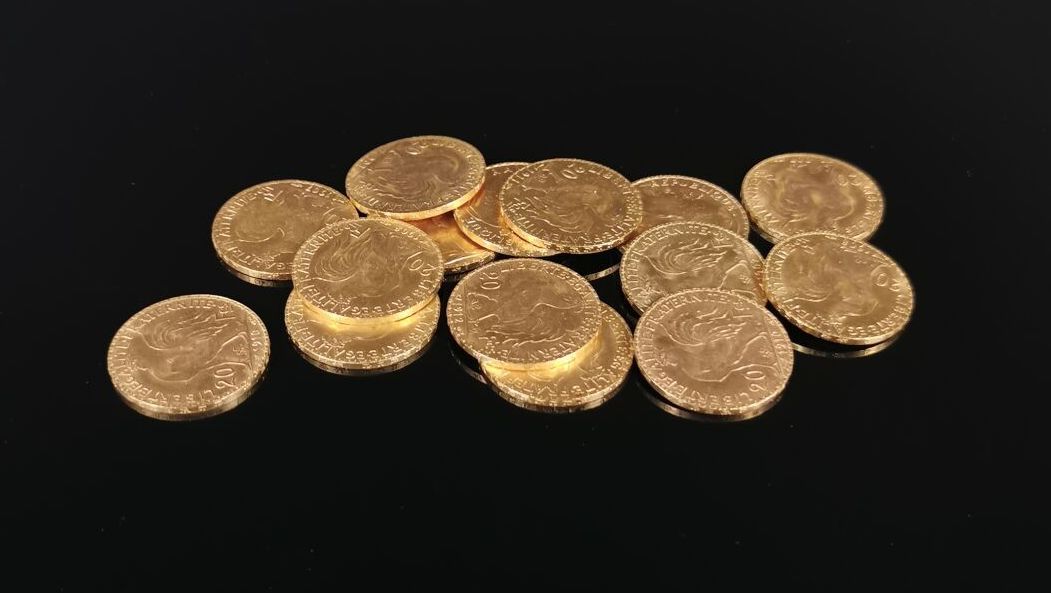 Null Lot de 15 pièces de 20 francs or, au coq.
Vers 1910.
96,87 grammes.
Ce lot &hellip;