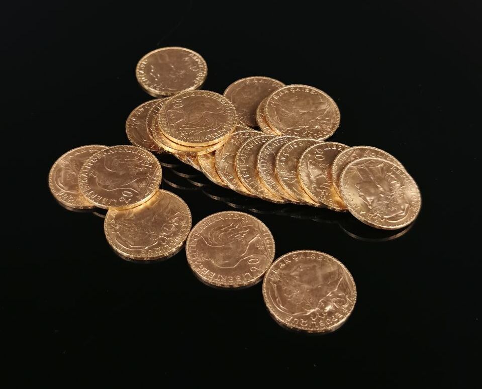 Null Lot de 23 pièces de 20 francs or, au coq.
Vers 1910.
148,42 grammes.
Ce lot&hellip;