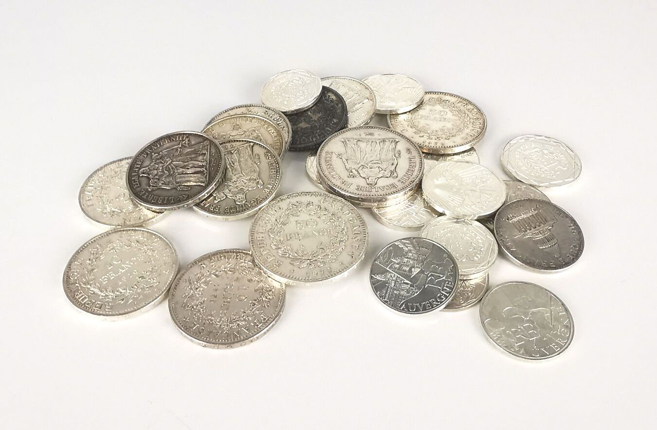 Null Münzsammlung 27 Silbermünzen bestehend aus :
- vier 50-Franc-Hercule-Münzen&hellip;