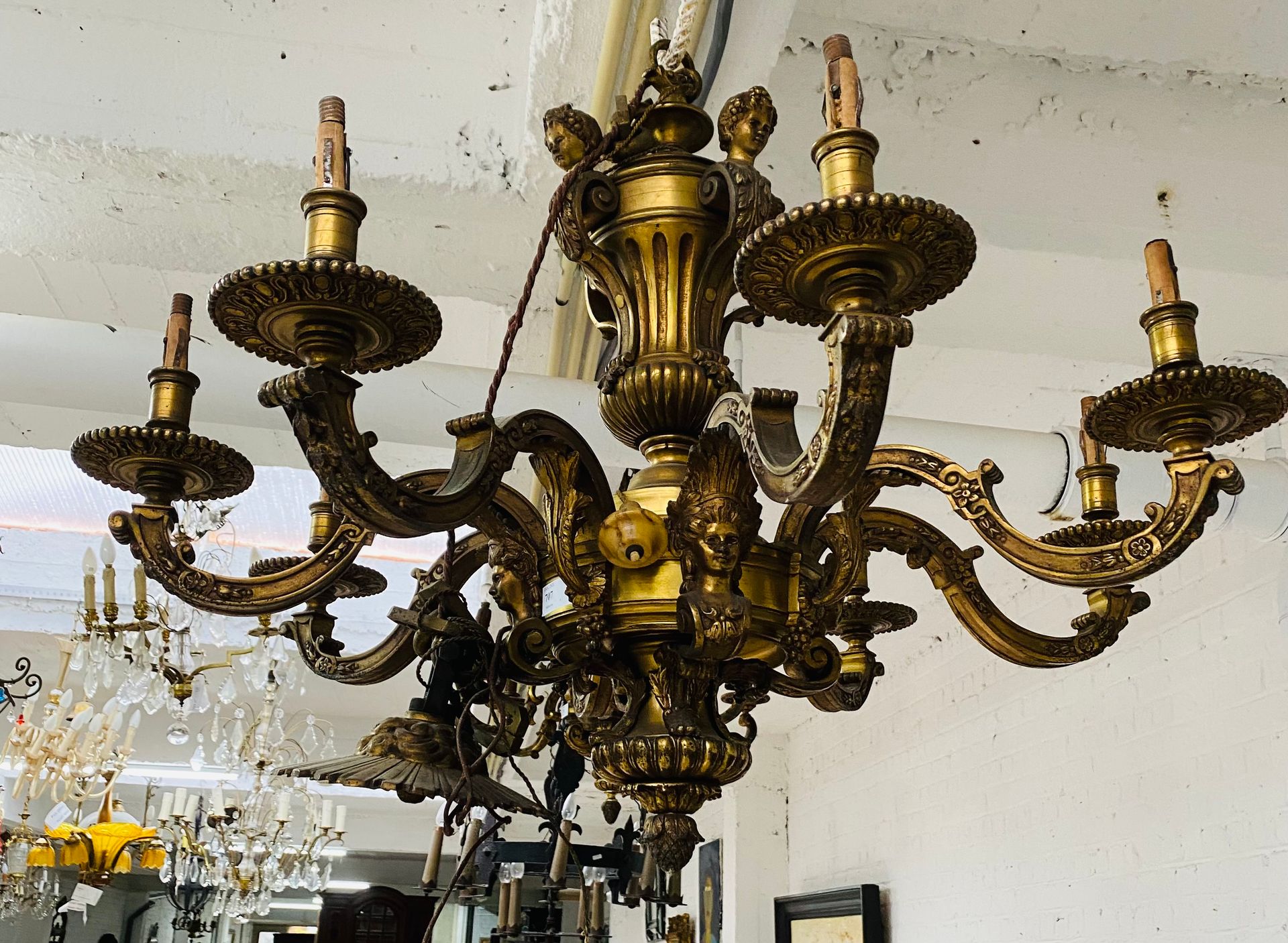 LUSTRE MAZARIN Bronze. Louis XIV style. Eight branches of lights. 

--> THIS LOT&hellip;
