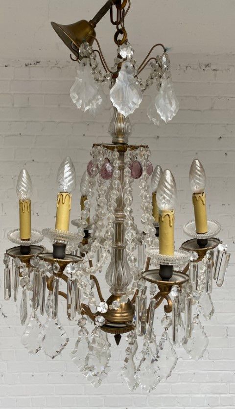 LUSTRE Bronze doré et cristaux. Six bras de lumière. Style Louis XV. 

--> CE LO&hellip;