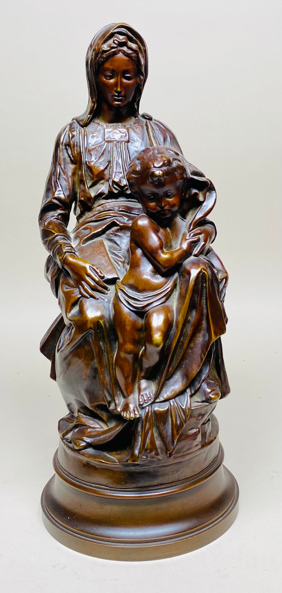 PICKERY G. Vierge avec l'enfant Jésus. Bronze patiné. Cachet de fondeur Luppens.&hellip;