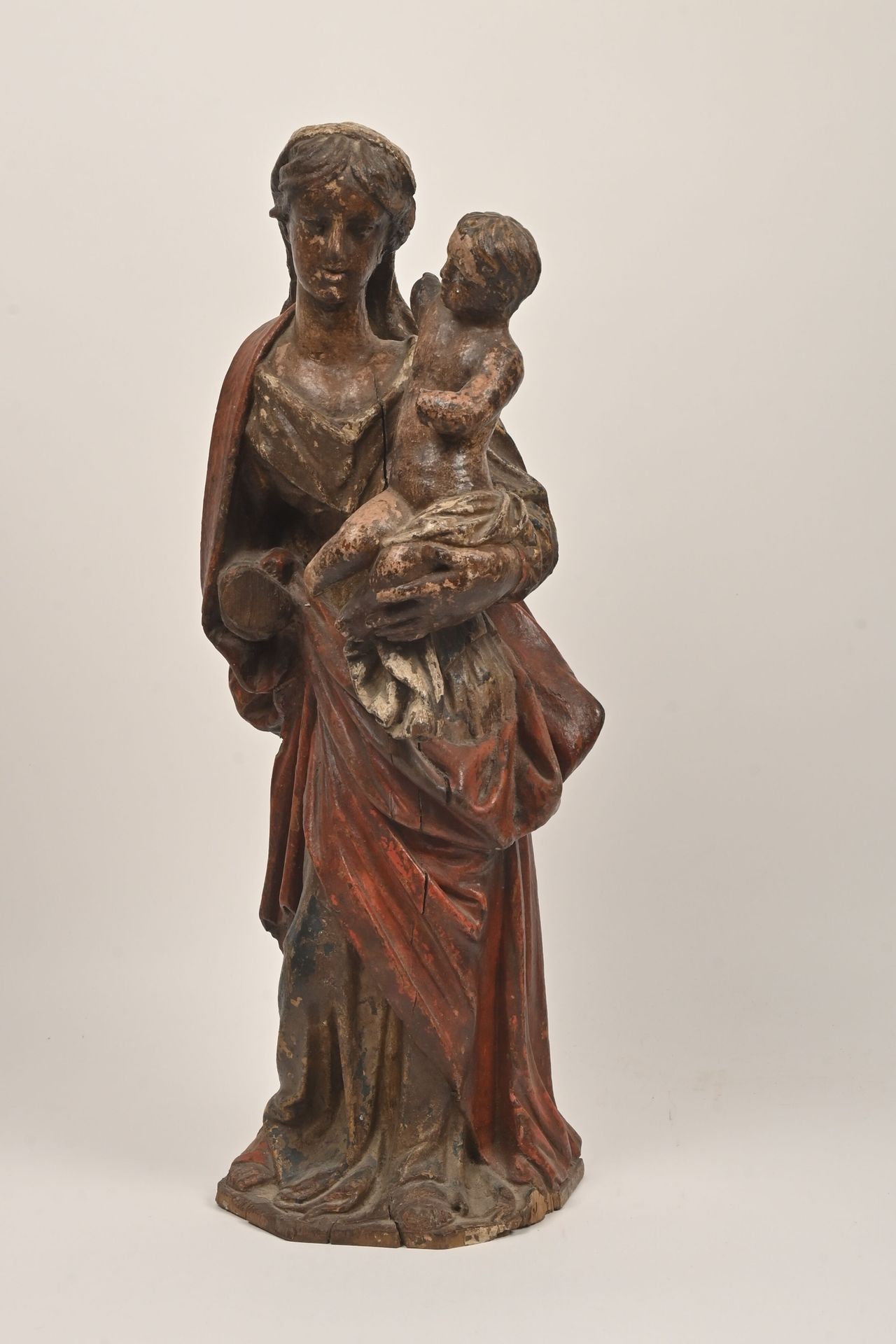 Null École autrichienne ou d'Allemagne du Sud du XVIIe
Vierge à l'Enfant
Sculptu&hellip;