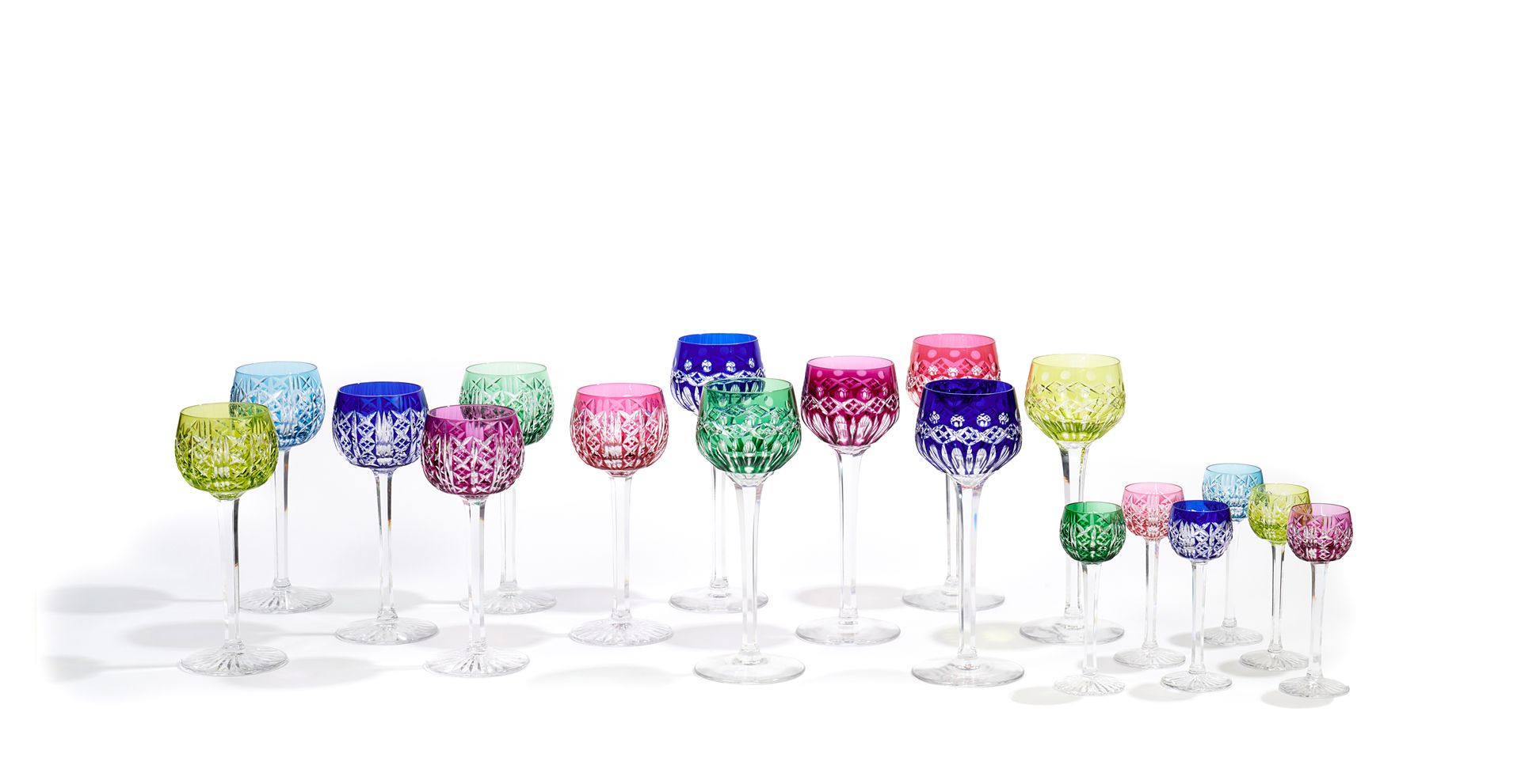 Null SAINT LOUIS ensemble de verres de couleur en cristal :
-2 séries de verres &hellip;